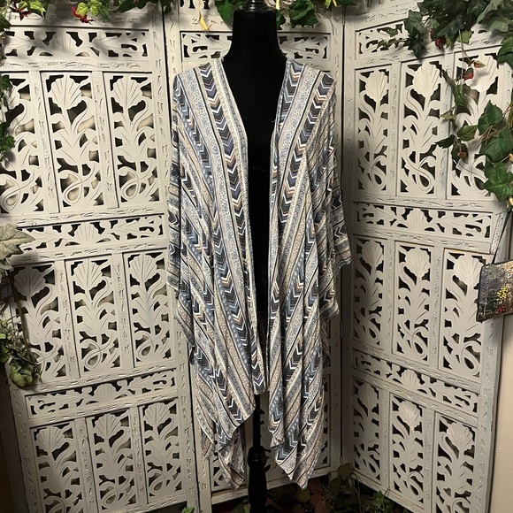 Wishlist Apparel Accessories - WISHLIST APPAREL SWEET TONES BLUE & TAN DESIGN ANGEL WING WRAP SHAWL KIMONO